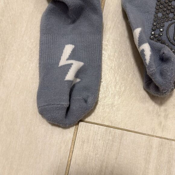 Move active grip socks. Blue with lightening bolt - Picture 3 of 3